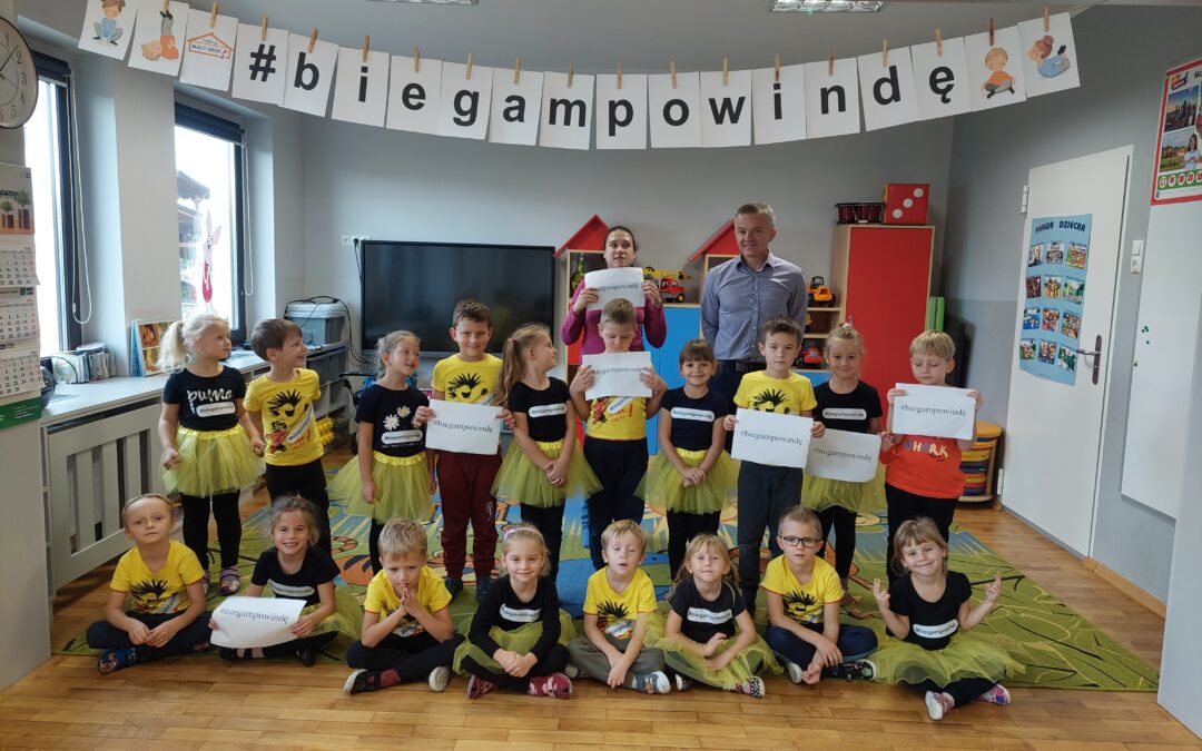#biegampowindę