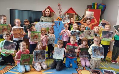 „Kochamy nasze lasy” – zajęcia edukacyjne prowadzone przez pracownika Nadleśnictwa Strzelce Opolskie – Dominikę Gajdę